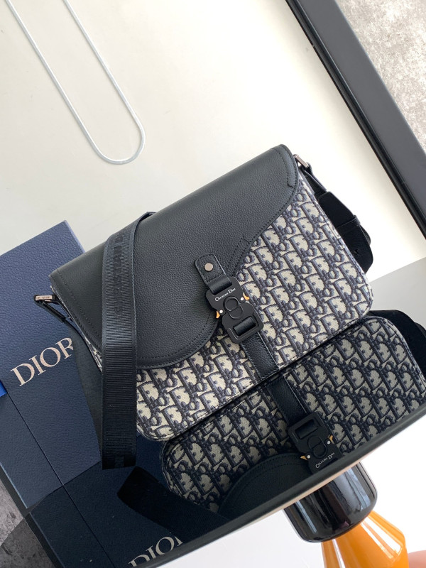 (image for) DIRO OBLIQUE DIROCAMP MESSENGER BAG