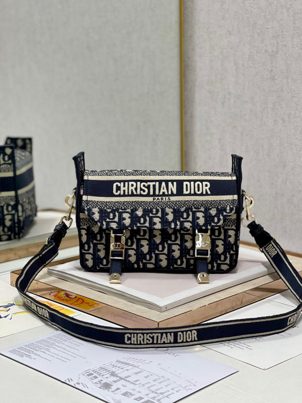 (image for) DIRO OBLIQUE DIROCAMP MESSENGER BAG