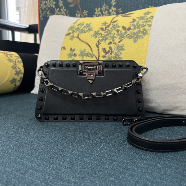 (image for) VALENTINO ROCKSTUD CALFSKIN CLUTCH