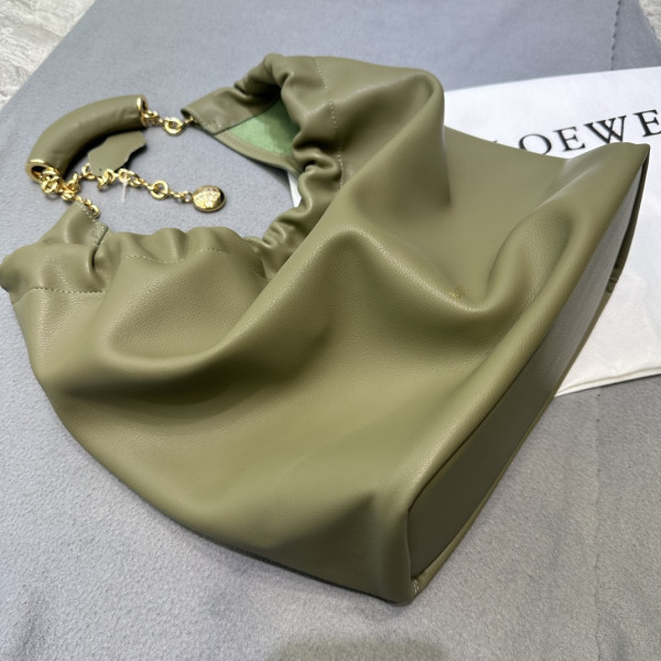 (image for) Lowee Small Squeeze bag in nappa lambskin-24*29*10.5cm