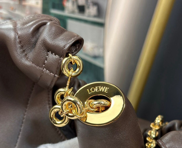 (image for) Lowee Small Squeeze bag in nappa lambskin-24*29*10.5cm