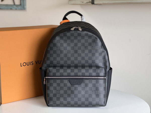 (image for) LOUIS VUITTON Discovery Backpack PM