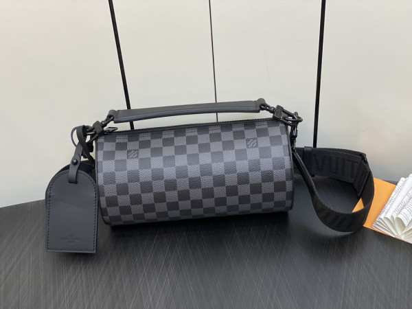 (image for) LOUIS VUITTON Soft Polochon PM