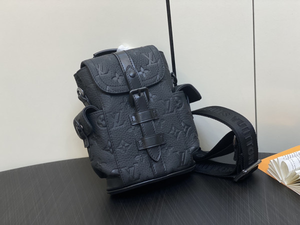 LOUIS VUITTON Nano Christopher [C1TDF-083512] CELINE CHANEL ACCESSORIES LOEWE SHOES LOUIS VUITTON DIRO YSL OTHER BRAND HANDBAGS BALENCIAGA BOTTEGA VENETA GOYARD HERMES BURBERRY VALENTINO GUCCI FENDI MIUMIU CHLOE PRADA BVLGARI SUITCASE NEW ARRIVAL 