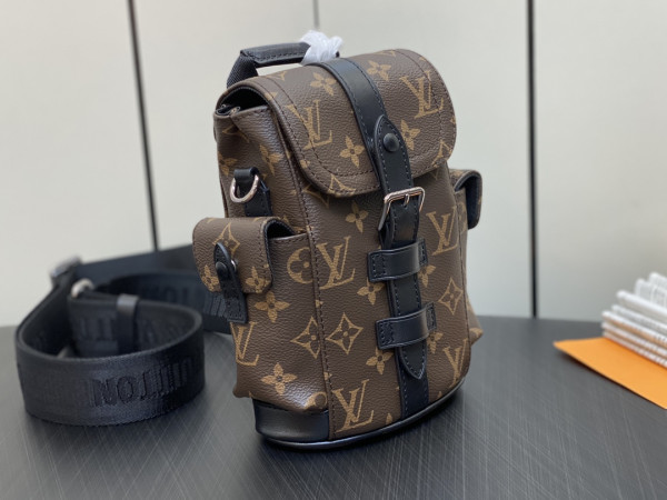 LOUIS VUITTON Nano Christopher [C1TDF-083113] CELINE CHANEL ACCESSORIES LOEWE SHOES LOUIS VUITTON DIRO YSL OTHER BRAND HANDBAGS BALENCIAGA BOTTEGA VENETA GOYARD HERMES BURBERRY VALENTINO GUCCI FENDI MIUMIU CHLOE PRADA BVLGARI SUITCASE NEW ARRIVAL 