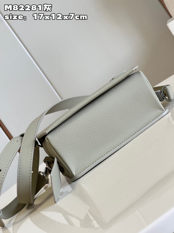 LOUIS VUITTON Fastline Wearable Wallet [M82281] CELINE CHANEL ACCESSORIES LOEWE SHOES LOUIS VUITTON DIRO YSL OTHER BRAND HANDBAGS BALENCIAGA BOTTEGA VENETA GOYARD HERMES BURBERRY VALENTINO GUCCI FENDI MIUMIU CHLOE PRADA BVLGARI SUITCASE NEW ARRIVAL 
