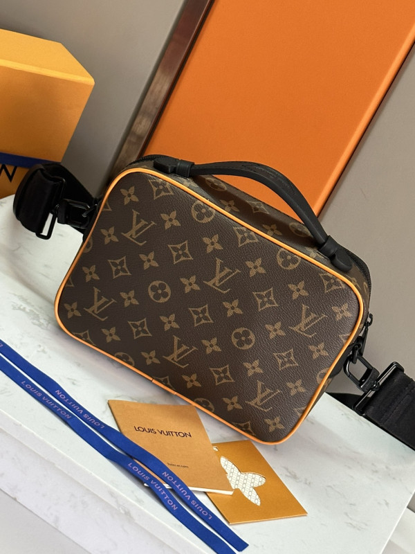 LOUIS VUITTON S LOCK MESSENGER [M46688] CELINE CHANEL ACCESSORIES LOEWE SHOES LOUIS VUITTON DIRO YSL OTHER BRAND HANDBAGS BALENCIAGA BOTTEGA VENETA GOYARD HERMES BURBERRY VALENTINO GUCCI FENDI MIUMIU CHLOE PRADA BVLGARI SUITCASE NEW ARRIVAL 