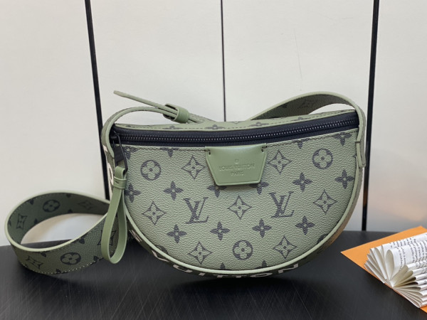 LOUIS VUITTON Moon Crossbody [M23838] CELINE CHANEL ACCESSORIES LOEWE SHOES LOUIS VUITTON DIRO YSL OTHER BRAND HANDBAGS BALENCIAGA BOTTEGA VENETA GOYARD HERMES BURBERRY VALENTINO GUCCI FENDI MIUMIU CHLOE PRADA BVLGARI SUITCASE NEW ARRIVAL 