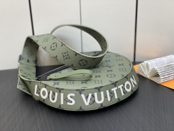 LOUIS VUITTON Moon Crossbody [M23838] CELINE CHANEL ACCESSORIES LOEWE SHOES LOUIS VUITTON DIRO YSL OTHER BRAND HANDBAGS BALENCIAGA BOTTEGA VENETA GOYARD HERMES BURBERRY VALENTINO GUCCI FENDI MIUMIU CHLOE PRADA BVLGARI SUITCASE NEW ARRIVAL 