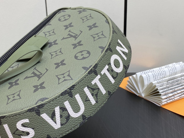 LOUIS VUITTON Moon Crossbody [M23838] CELINE CHANEL ACCESSORIES LOEWE SHOES LOUIS VUITTON DIRO YSL OTHER BRAND HANDBAGS BALENCIAGA BOTTEGA VENETA GOYARD HERMES BURBERRY VALENTINO GUCCI FENDI MIUMIU CHLOE PRADA BVLGARI SUITCASE NEW ARRIVAL 