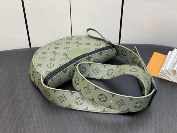 LOUIS VUITTON Moon Crossbody [M23838] CELINE CHANEL ACCESSORIES LOEWE SHOES LOUIS VUITTON DIRO YSL OTHER BRAND HANDBAGS BALENCIAGA BOTTEGA VENETA GOYARD HERMES BURBERRY VALENTINO GUCCI FENDI MIUMIU CHLOE PRADA BVLGARI SUITCASE NEW ARRIVAL 