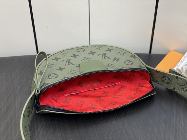 LOUIS VUITTON Moon Crossbody [M23838] CELINE CHANEL ACCESSORIES LOEWE SHOES LOUIS VUITTON DIRO YSL OTHER BRAND HANDBAGS BALENCIAGA BOTTEGA VENETA GOYARD HERMES BURBERRY VALENTINO GUCCI FENDI MIUMIU CHLOE PRADA BVLGARI SUITCASE NEW ARRIVAL 