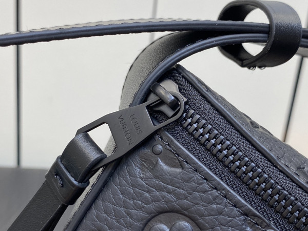 LOUIS VUITTON Moon Crossbody [M23835-2] CELINE CHANEL ACCESSORIES LOEWE SHOES LOUIS VUITTON DIRO YSL OTHER BRAND HANDBAGS BALENCIAGA BOTTEGA VENETA GOYARD HERMES BURBERRY VALENTINO GUCCI FENDI MIUMIU CHLOE PRADA BVLGARI SUITCASE NEW ARRIVAL 