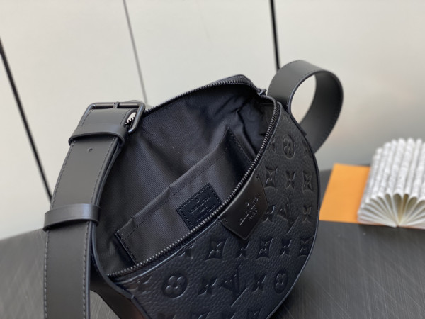 LOUIS VUITTON Moon Crossbody [M23835-2] CELINE CHANEL ACCESSORIES LOEWE SHOES LOUIS VUITTON DIRO YSL OTHER BRAND HANDBAGS BALENCIAGA BOTTEGA VENETA GOYARD HERMES BURBERRY VALENTINO GUCCI FENDI MIUMIU CHLOE PRADA BVLGARI SUITCASE NEW ARRIVAL 
