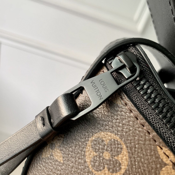 LOUIS VUITTON Moon Crossbody [M23835-1] CELINE CHANEL ACCESSORIES LOEWE SHOES LOUIS VUITTON DIRO YSL OTHER BRAND HANDBAGS BALENCIAGA BOTTEGA VENETA GOYARD HERMES BURBERRY VALENTINO GUCCI FENDI MIUMIU CHLOE PRADA BVLGARI SUITCASE NEW ARRIVAL 