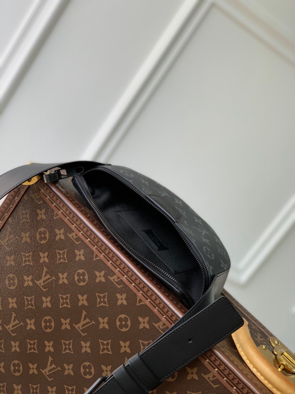 LOUIS VUITTON Moon Crossbody [M23835] CELINE CHANEL ACCESSORIES LOEWE SHOES LOUIS VUITTON DIRO YSL OTHER BRAND HANDBAGS BALENCIAGA BOTTEGA VENETA GOYARD HERMES BURBERRY VALENTINO GUCCI FENDI MIUMIU CHLOE PRADA BVLGARI SUITCASE NEW ARRIVAL 