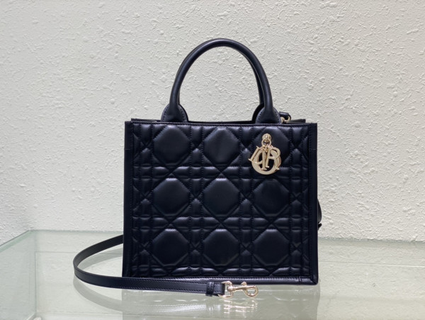 SMALL DIRO BOOK TOTE-26.5*21*14CM [C1TDC-023736] CELINE CHANEL ACCESSORIES LOEWE SHOES LOUIS VUITTON DIRO YSL OTHER BRAND HANDBAGS BALENCIAGA BOTTEGA VENETA GOYARD HERMES BURBERRY VALENTINO GUCCI FENDI MIUMIU CHLOE PRADA BVLGARI SUITCASE NEW ARRIVAL 