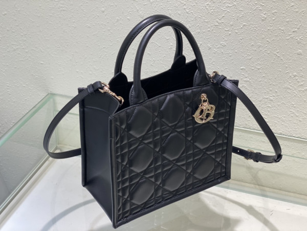 SMALL DIRO BOOK TOTE-26.5*21*14CM [C1TDC-023736] CELINE CHANEL ACCESSORIES LOEWE SHOES LOUIS VUITTON DIRO YSL OTHER BRAND HANDBAGS BALENCIAGA BOTTEGA VENETA GOYARD HERMES BURBERRY VALENTINO GUCCI FENDI MIUMIU CHLOE PRADA BVLGARI SUITCASE NEW ARRIVAL 
