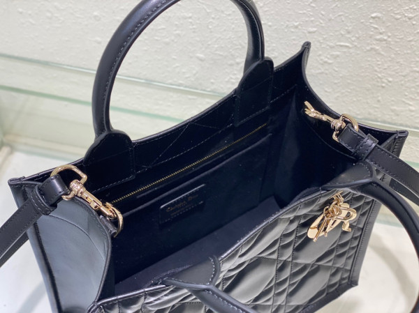 SMALL DIRO BOOK TOTE-26.5*21*14CM [C1TDC-023736] CELINE CHANEL ACCESSORIES LOEWE SHOES LOUIS VUITTON DIRO YSL OTHER BRAND HANDBAGS BALENCIAGA BOTTEGA VENETA GOYARD HERMES BURBERRY VALENTINO GUCCI FENDI MIUMIU CHLOE PRADA BVLGARI SUITCASE NEW ARRIVAL 