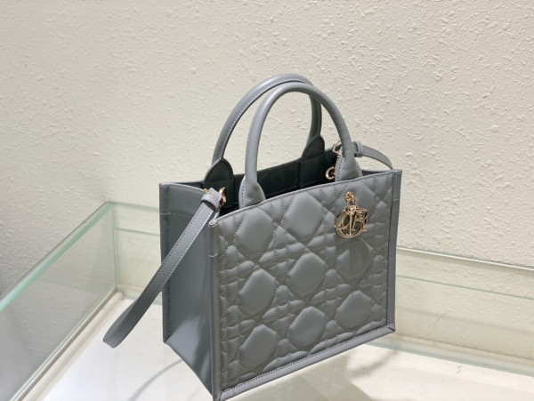 SMALL DIRO BOOK TOTE-26.5*21*14CM [M1325OWHP_M900] CELINE CHANEL ACCESSORIES LOEWE SHOES LOUIS VUITTON DIRO YSL OTHER BRAND HANDBAGS BALENCIAGA BOTTEGA VENETA GOYARD HERMES BURBERRY VALENTINO GUCCI FENDI MIUMIU CHLOE PRADA BVLGARI SUITCASE NEW ARRIVAL 