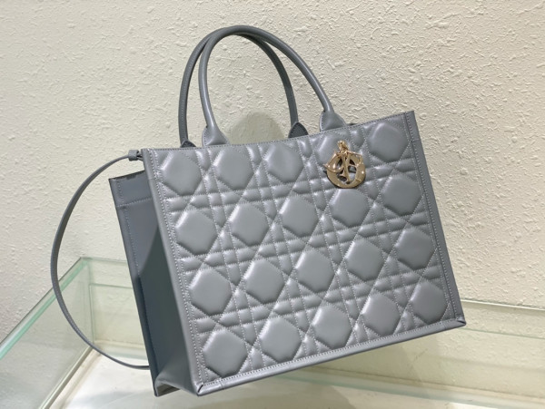 MEDIUM DIRO BOOK TOTE-36*18*28CM [C1TDC-023232] CELINE CHANEL ACCESSORIES LOEWE SHOES LOUIS VUITTON DIRO YSL OTHER BRAND HANDBAGS BALENCIAGA BOTTEGA VENETA GOYARD HERMES BURBERRY VALENTINO GUCCI FENDI MIUMIU CHLOE PRADA BVLGARI SUITCASE NEW ARRIVAL 