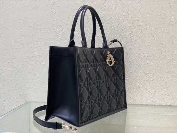 MEDIUM DIRO BOOK TOTE-36*18*28CM [M1324OWHP_M900] CELINE CHANEL ACCESSORIES LOEWE SHOES LOUIS VUITTON DIRO YSL OTHER BRAND HANDBAGS BALENCIAGA BOTTEGA VENETA GOYARD HERMES BURBERRY VALENTINO GUCCI FENDI MIUMIU CHLOE PRADA BVLGARI SUITCASE NEW ARRIVAL 