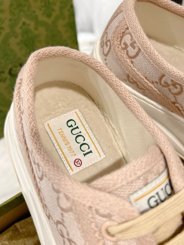 GUCCI SNEAKER [C1TDB-033113] CELINE CHANEL ACCESSORIES LOEWE SHOES LOUIS VUITTON DIRO YSL OTHER BRAND HANDBAGS BALENCIAGA BOTTEGA VENETA GOYARD HERMES BURBERRY VALENTINO GUCCI FENDI MIUMIU CHLOE PRADA BVLGARI SUITCASE NEW ARRIVAL 