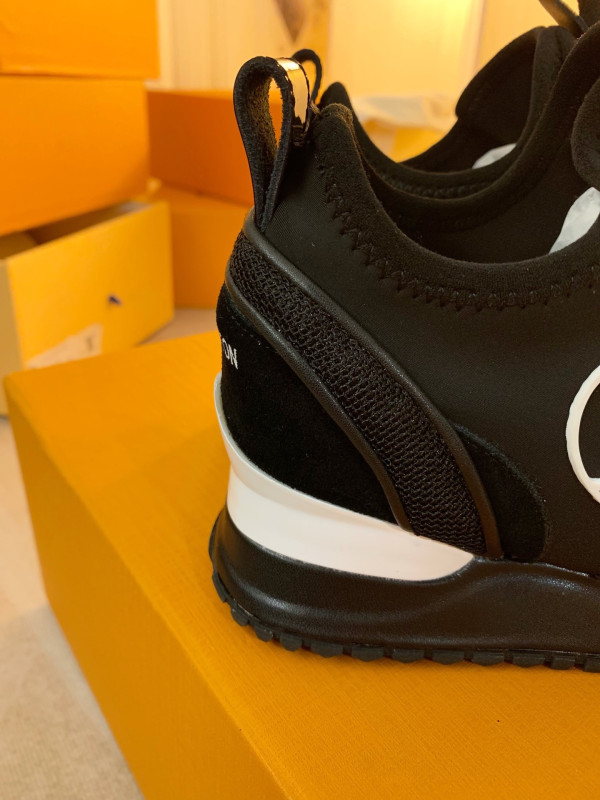 LOUIS VUITTON SNEAKER [C1TDA-095701] CELINE CHANEL ACCESSORIES LOEWE SHOES LOUIS VUITTON DIRO YSL OTHER BRAND HANDBAGS BALENCIAGA BOTTEGA VENETA GOYARD HERMES BURBERRY VALENTINO GUCCI FENDI MIUMIU CHLOE PRADA BVLGARI SUITCASE NEW ARRIVAL 