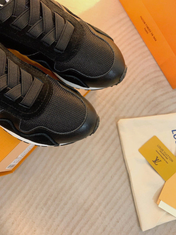 LOUIS VUITTON SNEAKER [C1TDA-095701] CELINE CHANEL ACCESSORIES LOEWE SHOES LOUIS VUITTON DIRO YSL OTHER BRAND HANDBAGS BALENCIAGA BOTTEGA VENETA GOYARD HERMES BURBERRY VALENTINO GUCCI FENDI MIUMIU CHLOE PRADA BVLGARI SUITCASE NEW ARRIVAL 