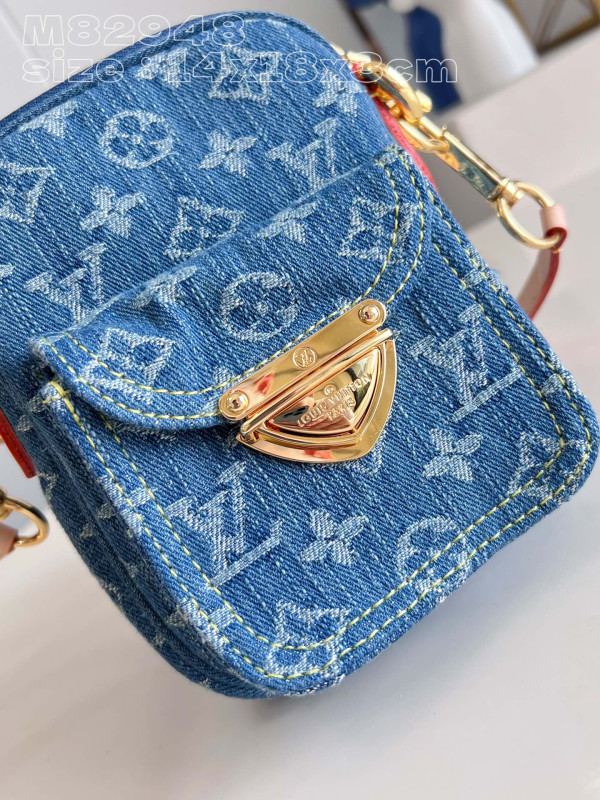 LOUIS VUITTON Fairfax Pochette [M82948] CELINE CHANEL ACCESSORIES LOEWE SHOES LOUIS VUITTON DIRO YSL OTHER BRAND HANDBAGS BALENCIAGA BOTTEGA VENETA GOYARD HERMES BURBERRY VALENTINO GUCCI FENDI MIUMIU CHLOE PRADA BVLGARI SUITCASE NEW ARRIVAL 