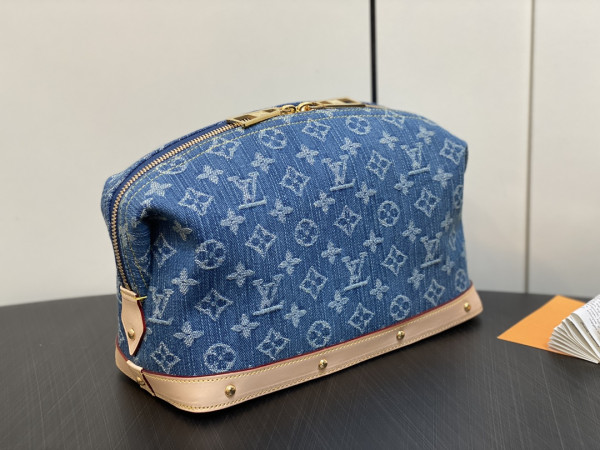 Louis Vuitton Pochette Cosmétique PM [M24317] CELINE CHANEL ACCESSORIES LOEWE SHOES LOUIS VUITTON DIRO YSL OTHER BRAND HANDBAGS BALENCIAGA BOTTEGA VENETA GOYARD HERMES BURBERRY VALENTINO GUCCI FENDI MIUMIU CHLOE PRADA BVLGARI SUITCASE NEW ARRIVAL 