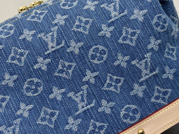Louis Vuitton Pochette Cosmétique PM [M24317] CELINE CHANEL ACCESSORIES LOEWE SHOES LOUIS VUITTON DIRO YSL OTHER BRAND HANDBAGS BALENCIAGA BOTTEGA VENETA GOYARD HERMES BURBERRY VALENTINO GUCCI FENDI MIUMIU CHLOE PRADA BVLGARI SUITCASE NEW ARRIVAL 