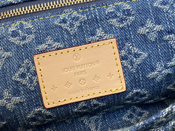 Louis Vuitton Pochette Cosmétique PM [M24317] CELINE CHANEL ACCESSORIES LOEWE SHOES LOUIS VUITTON DIRO YSL OTHER BRAND HANDBAGS BALENCIAGA BOTTEGA VENETA GOYARD HERMES BURBERRY VALENTINO GUCCI FENDI MIUMIU CHLOE PRADA BVLGARI SUITCASE NEW ARRIVAL 