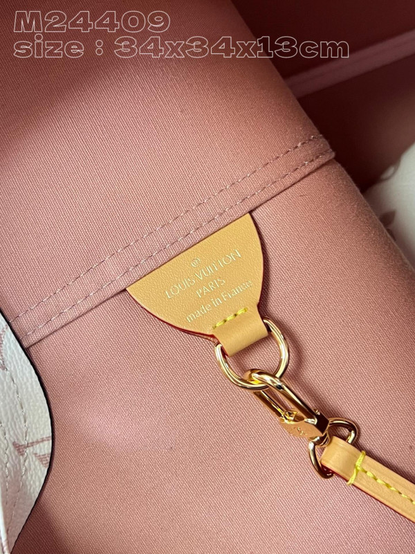LOUIS VUITTON Atlantis GM [M24409] CELINE CHANEL ACCESSORIES LOEWE SHOES LOUIS VUITTON DIRO YSL OTHER BRAND HANDBAGS BALENCIAGA BOTTEGA VENETA GOYARD HERMES BURBERRY VALENTINO GUCCI FENDI MIUMIU CHLOE PRADA BVLGARI SUITCASE NEW ARRIVAL 