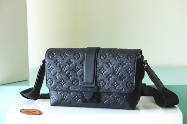 (image for) LOUIS VUITTON S-Cape Messenger