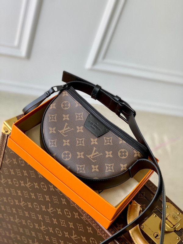 (image for) LOUIS VUITTON Moon Crossbody