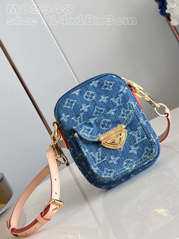 (image for) LOUIS VUITTON Fairfax Pochette