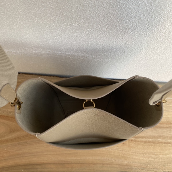 CELIN* SANGLE BUCKET [C1TD5-063559] CELINE CHANEL ACCESSORIES LOEWE SHOES LOUIS VUITTON DIRO YSL OTHER BRAND HANDBAGS BALENCIAGA BOTTEGA VENETA GOYARD HERMES BURBERRY VALENTINO GUCCI FENDI MIUMIU CHLOE PRADA BVLGARI SUITCASE NEW ARRIVAL 