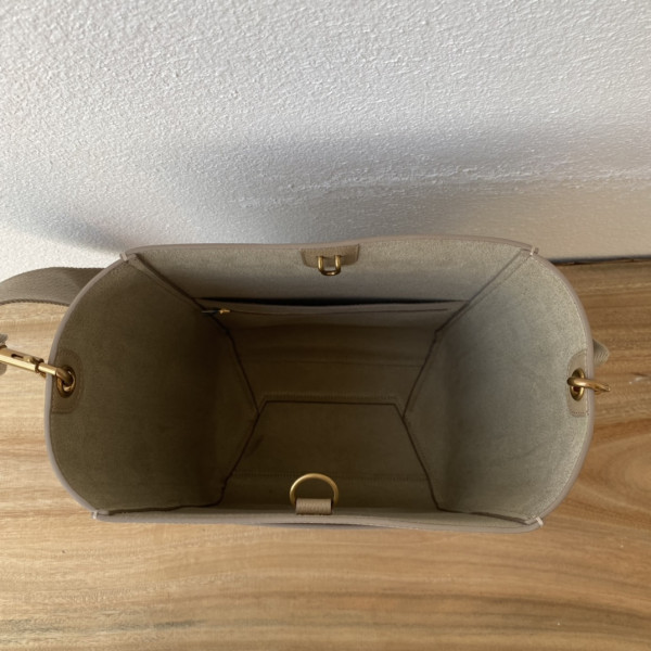 CELIN* SANGLE BUCKET [C1TD5-063559] CELINE CHANEL ACCESSORIES LOEWE SHOES LOUIS VUITTON DIRO YSL OTHER BRAND HANDBAGS BALENCIAGA BOTTEGA VENETA GOYARD HERMES BURBERRY VALENTINO GUCCI FENDI MIUMIU CHLOE PRADA BVLGARI SUITCASE NEW ARRIVAL 
