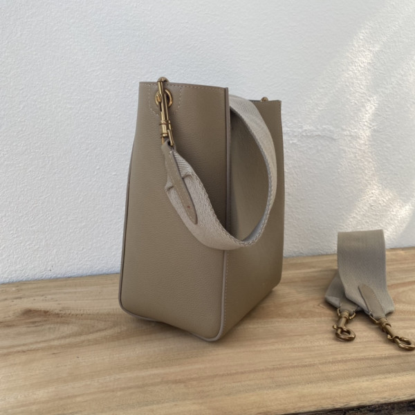 CELIN* SANGLE BUCKET [C1TD5-063157] CELINE CHANEL ACCESSORIES LOEWE SHOES LOUIS VUITTON DIRO YSL OTHER BRAND HANDBAGS BALENCIAGA BOTTEGA VENETA GOYARD HERMES BURBERRY VALENTINO GUCCI FENDI MIUMIU CHLOE PRADA BVLGARI SUITCASE NEW ARRIVAL 