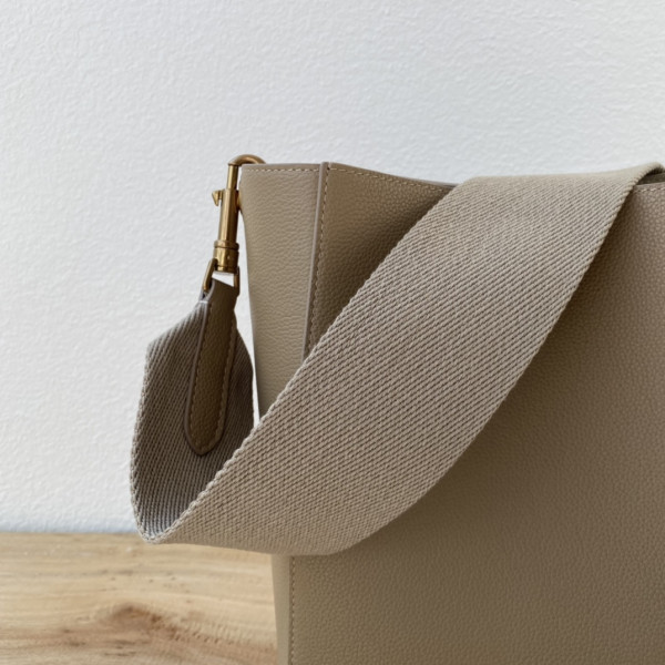 CELIN* SANGLE BUCKET [C1TD5-063157] CELINE CHANEL ACCESSORIES LOEWE SHOES LOUIS VUITTON DIRO YSL OTHER BRAND HANDBAGS BALENCIAGA BOTTEGA VENETA GOYARD HERMES BURBERRY VALENTINO GUCCI FENDI MIUMIU CHLOE PRADA BVLGARI SUITCASE NEW ARRIVAL 