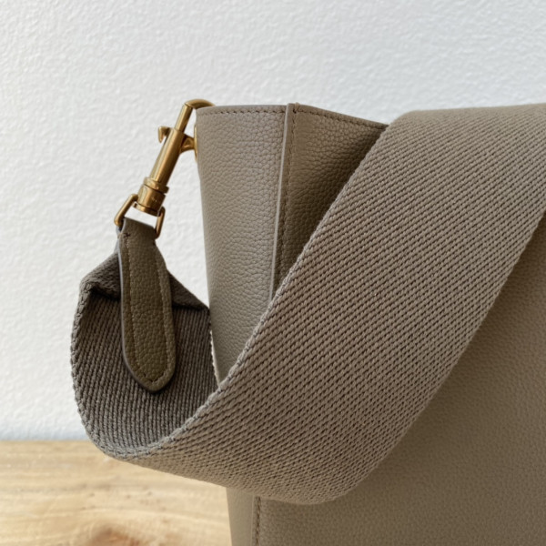 CELIN* SANGLE BUCKET [C1TD5-063156] CELINE CHANEL ACCESSORIES LOEWE SHOES LOUIS VUITTON DIRO YSL OTHER BRAND HANDBAGS BALENCIAGA BOTTEGA VENETA GOYARD HERMES BURBERRY VALENTINO GUCCI FENDI MIUMIU CHLOE PRADA BVLGARI SUITCASE NEW ARRIVAL 