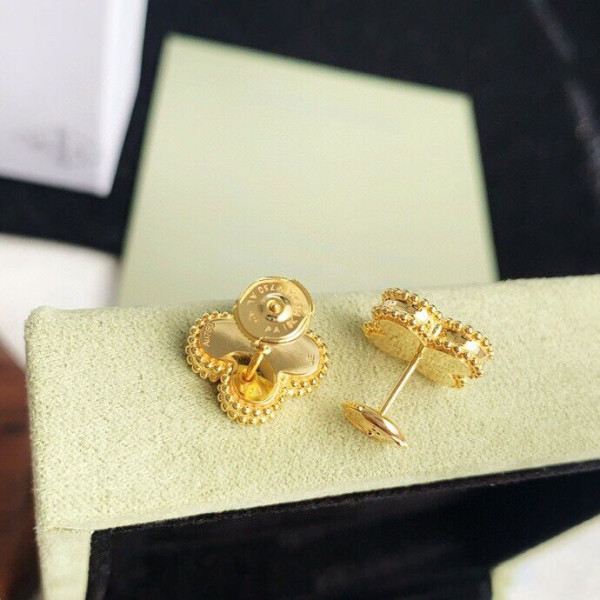 Van Cleef & Arpels Perlée EARRINGS [C1TD3-083314] CELINE CHANEL ACCESSORIES LOEWE SHOES LOUIS VUITTON DIRO YSL OTHER BRAND HANDBAGS BALENCIAGA BOTTEGA VENETA GOYARD HERMES BURBERRY VALENTINO GUCCI FENDI MIUMIU CHLOE PRADA BVLGARI SUITCASE NEW ARRIVAL 