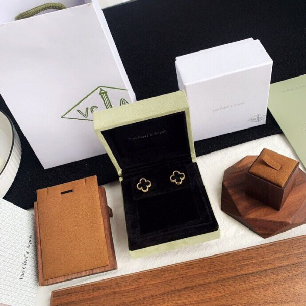 Van Cleef & Arpels Perlée EARRINGS [C1TD3-083314] CELINE CHANEL ACCESSORIES LOEWE SHOES LOUIS VUITTON DIRO YSL OTHER BRAND HANDBAGS BALENCIAGA BOTTEGA VENETA GOYARD HERMES BURBERRY VALENTINO GUCCI FENDI MIUMIU CHLOE PRADA BVLGARI SUITCASE NEW ARRIVAL 