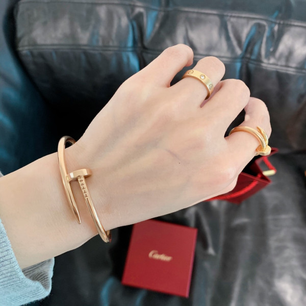 CARTIER BRACELET [C1TD3-080824] CELINE CHANEL ACCESSORIES LOEWE SHOES LOUIS VUITTON DIRO YSL OTHER BRAND HANDBAGS BALENCIAGA BOTTEGA VENETA GOYARD HERMES BURBERRY VALENTINO GUCCI FENDI MIUMIU CHLOE PRADA BVLGARI SUITCASE NEW ARRIVAL 