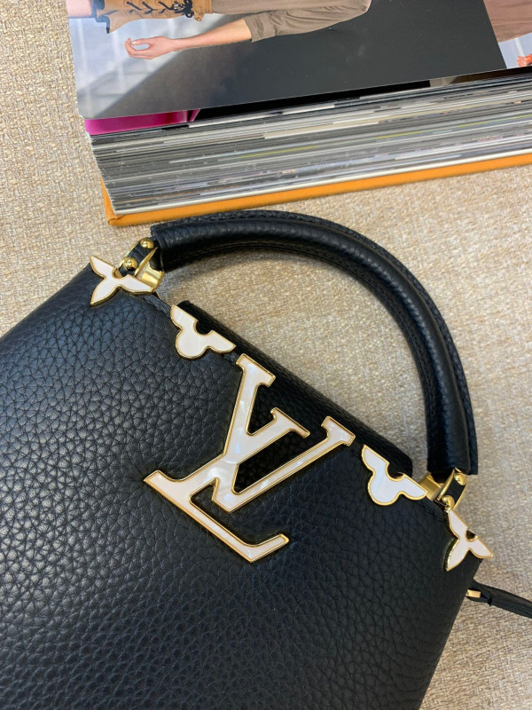 LOUIS VUITTON CAPUCINES MINI [C1MIC-051246] CELINE CHANEL ACCESSORIES LOEWE SHOES LOUIS VUITTON DIRO YSL OTHER BRAND HANDBAGS BALENCIAGA BOTTEGA VENETA GOYARD HERMES BURBERRY VALENTINO GUCCI FENDI MIUMIU CHLOE PRADA BVLGARI SUITCASE NEW ARRIVAL 