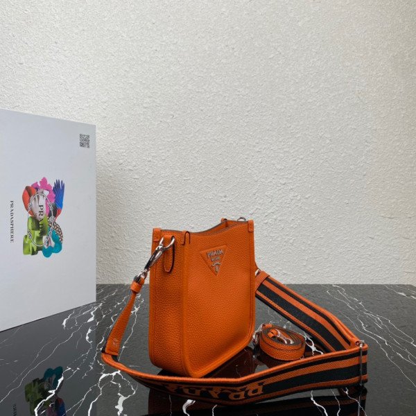 PRADA Leather mini shoulder bag [1bh191-7] CELINE CHANEL ACCESSORIES LOEWE SHOES LOUIS VUITTON DIRO YSL OTHER BRAND HANDBAGS BALENCIAGA BOTTEGA VENETA GOYARD HERMES BURBERRY VALENTINO GUCCI FENDI MIUMIU CHLOE PRADA BVLGARI SUITCASE NEW ARRIVAL 