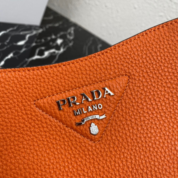 PRADA Leather mini shoulder bag [1bh191-7] CELINE CHANEL ACCESSORIES LOEWE SHOES LOUIS VUITTON DIRO YSL OTHER BRAND HANDBAGS BALENCIAGA BOTTEGA VENETA GOYARD HERMES BURBERRY VALENTINO GUCCI FENDI MIUMIU CHLOE PRADA BVLGARI SUITCASE NEW ARRIVAL 