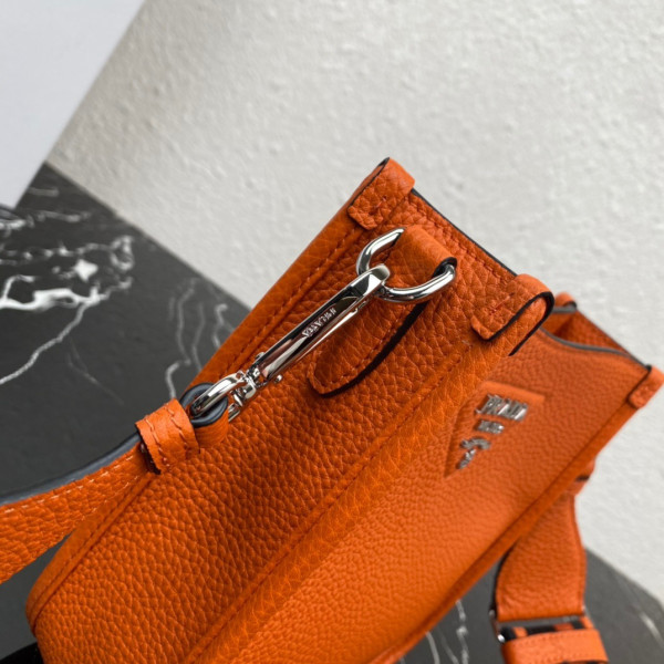PRADA Leather mini shoulder bag [1bh191-7] CELINE CHANEL ACCESSORIES LOEWE SHOES LOUIS VUITTON DIRO YSL OTHER BRAND HANDBAGS BALENCIAGA BOTTEGA VENETA GOYARD HERMES BURBERRY VALENTINO GUCCI FENDI MIUMIU CHLOE PRADA BVLGARI SUITCASE NEW ARRIVAL 
