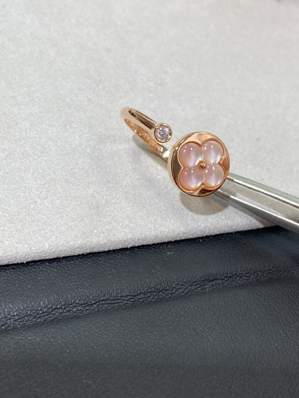 LOUIS VUITTON EARRINGS [C1MI6-032855] CELINE CHANEL ACCESSORIES LOEWE SHOES LOUIS VUITTON DIRO YSL OTHER BRAND HANDBAGS BALENCIAGA BOTTEGA VENETA GOYARD HERMES BURBERRY VALENTINO GUCCI FENDI MIUMIU CHLOE PRADA BVLGARI SUITCASE NEW ARRIVAL 